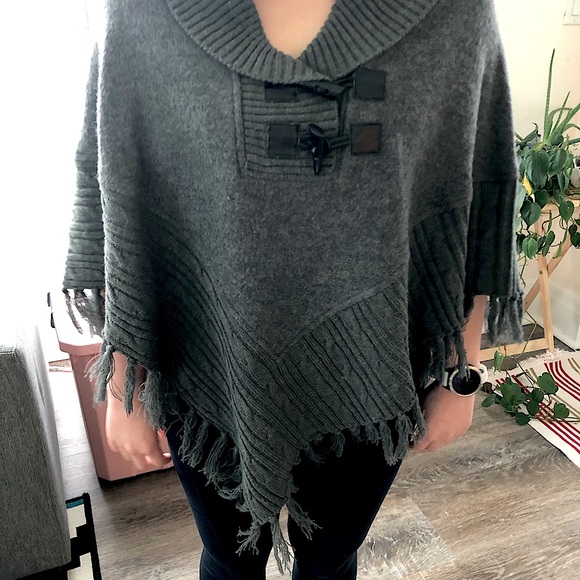 Grey Poncho - Picture 2 of 4